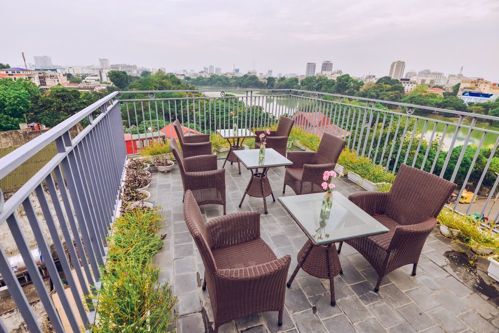 Hotel Bella Premier & Rooftop Skybar