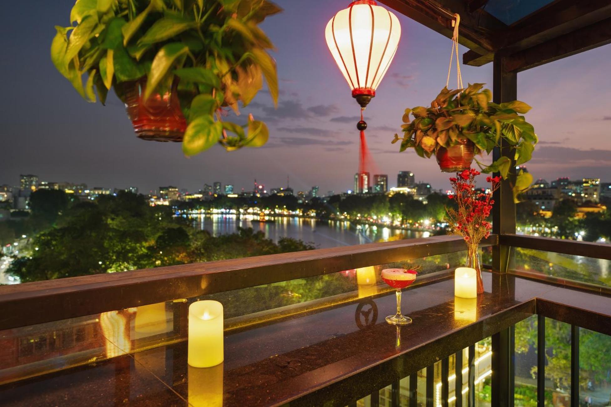 Bella Premier & Rooftop Skybar