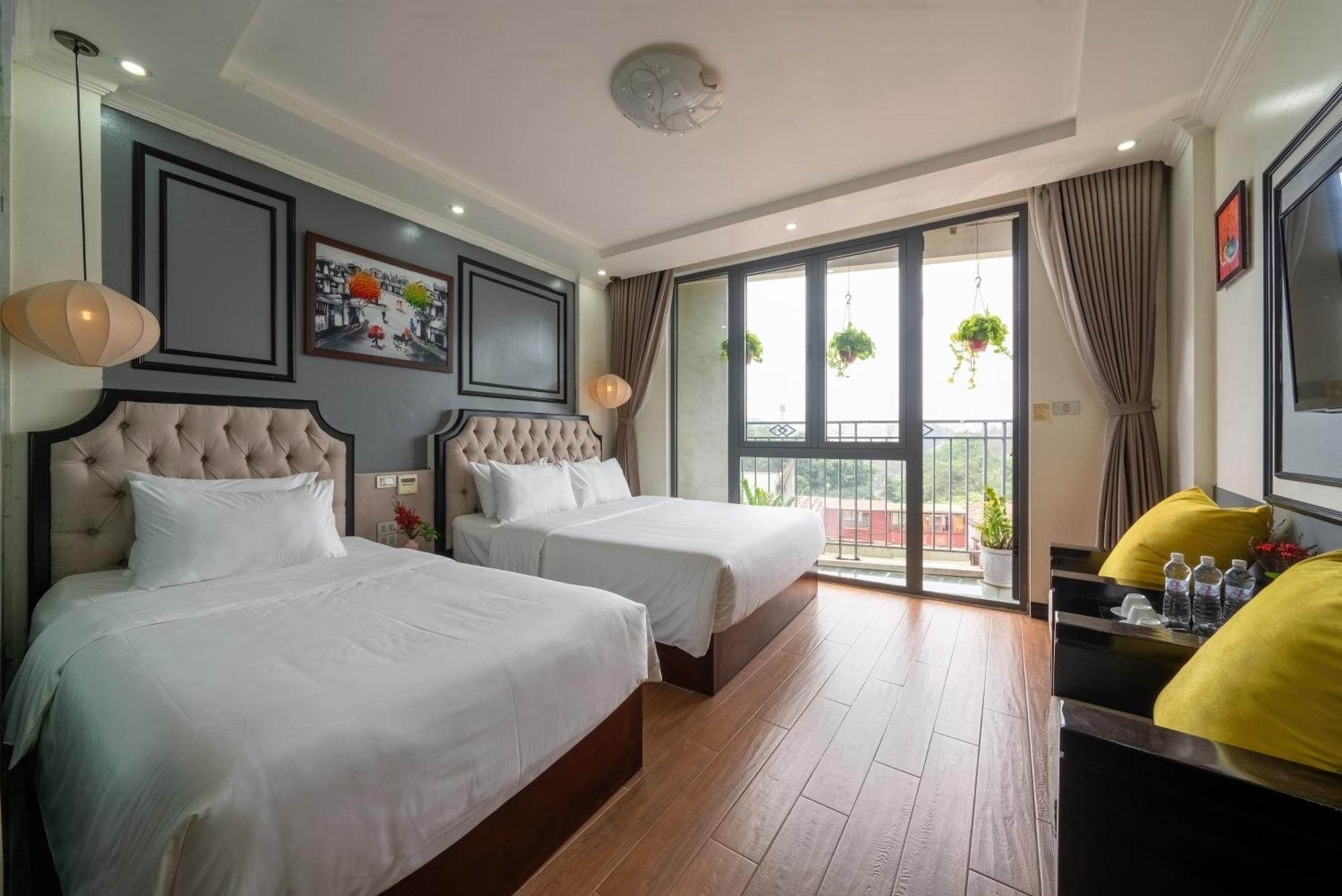 Bella Premier & Rooftop Skybar Отель Ханой