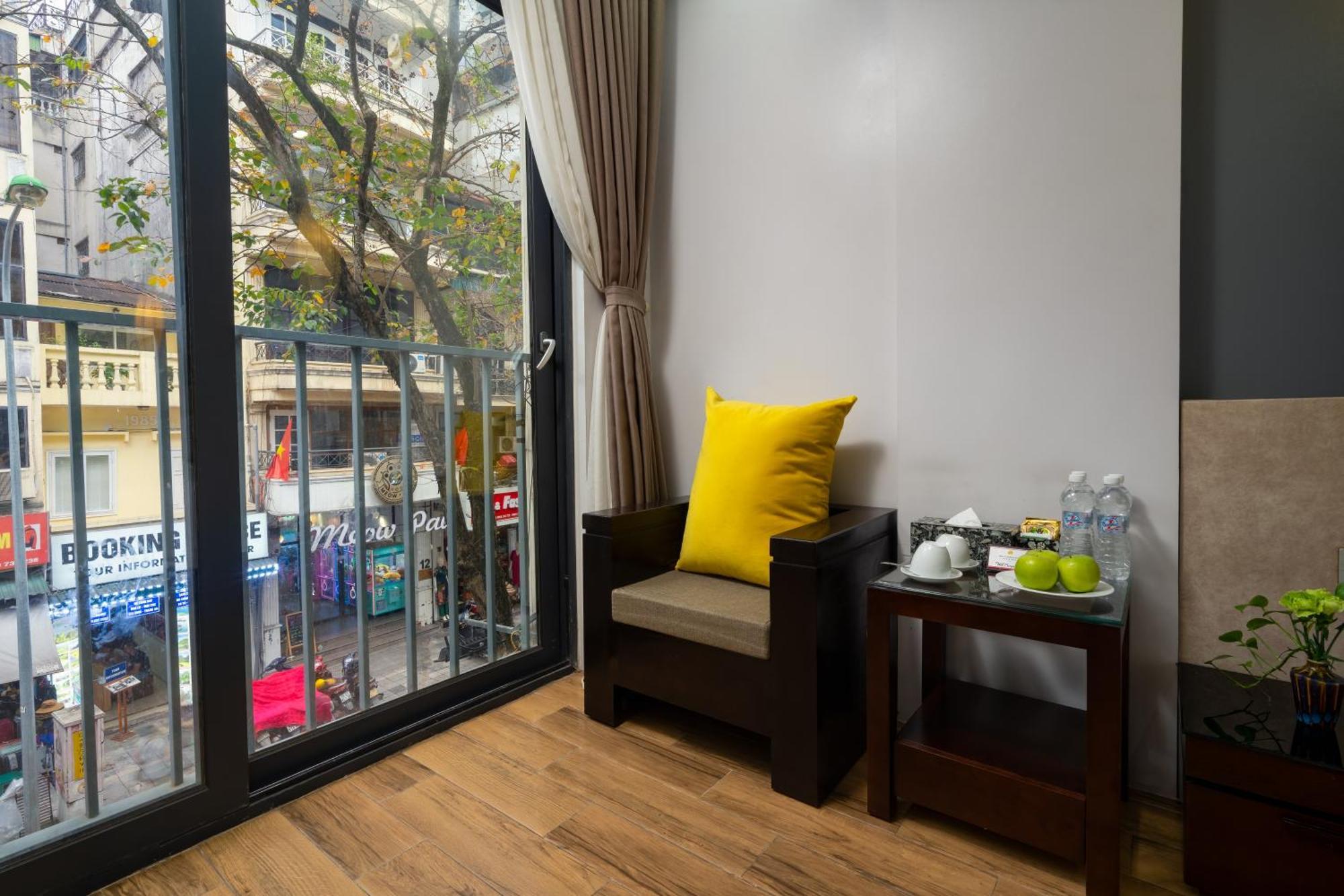 Bella Premier & Rooftop Skybar 4*