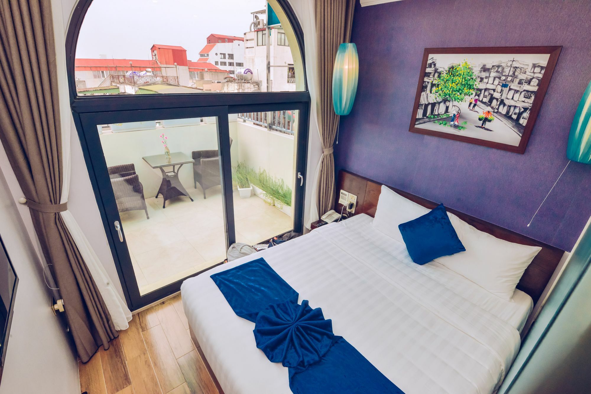Bella Premier & Rooftop Skybar 4*