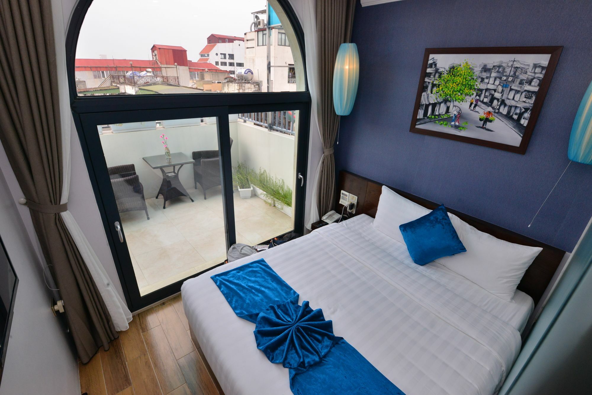 Bella Premier & Rooftop Skybar Ханой