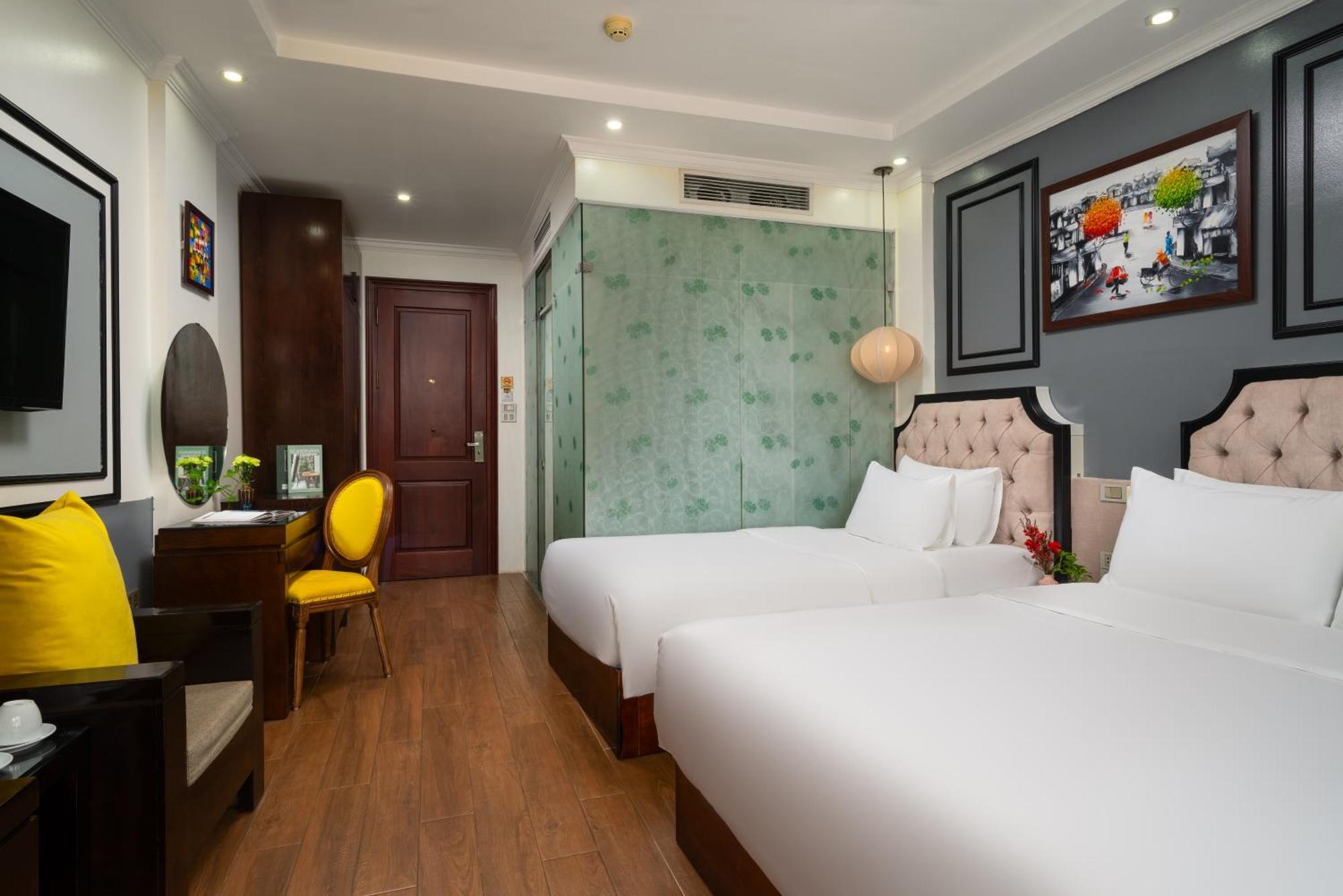 Bella Premier & Rooftop Skybar Отель